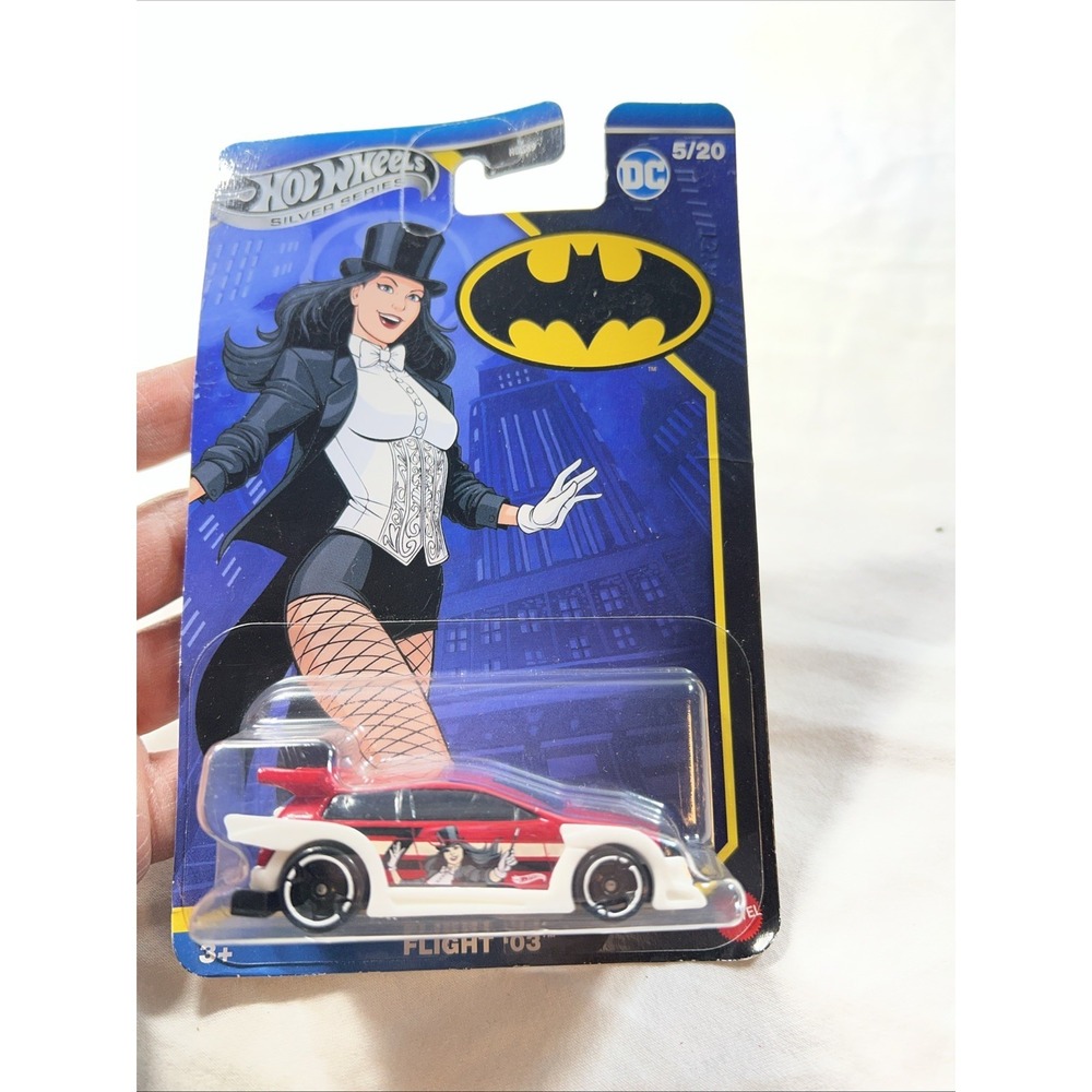 NEW Hot Wheels Silver Series Batman Series FLIGHT 03 JBY10 Zatanna Zatara 1:64